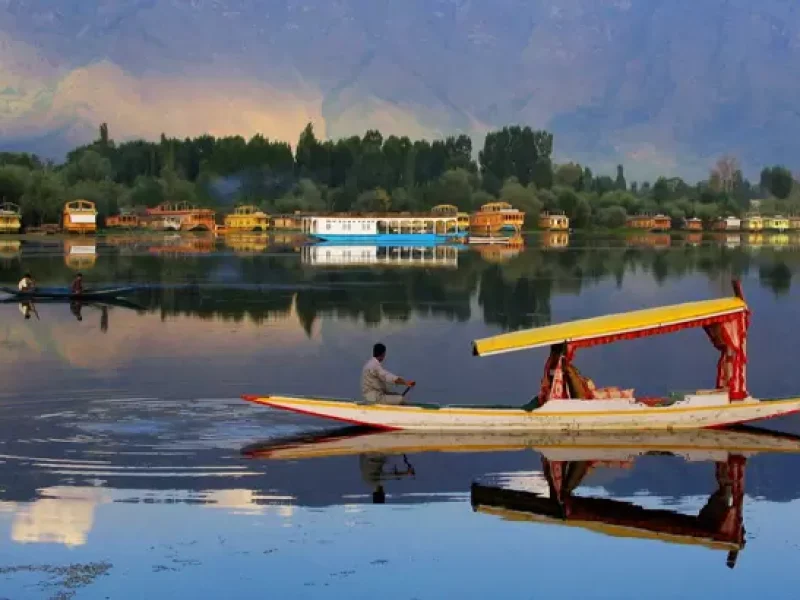 Top places in Srinagar to explore- Shikara in Dal Lake