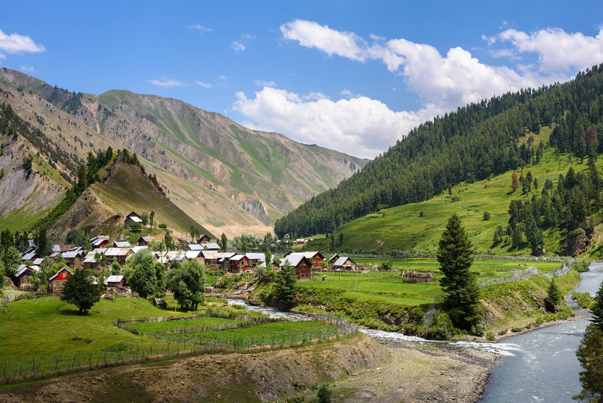 Best offbeat places to visit in kashmir during summer- Gurez Valley